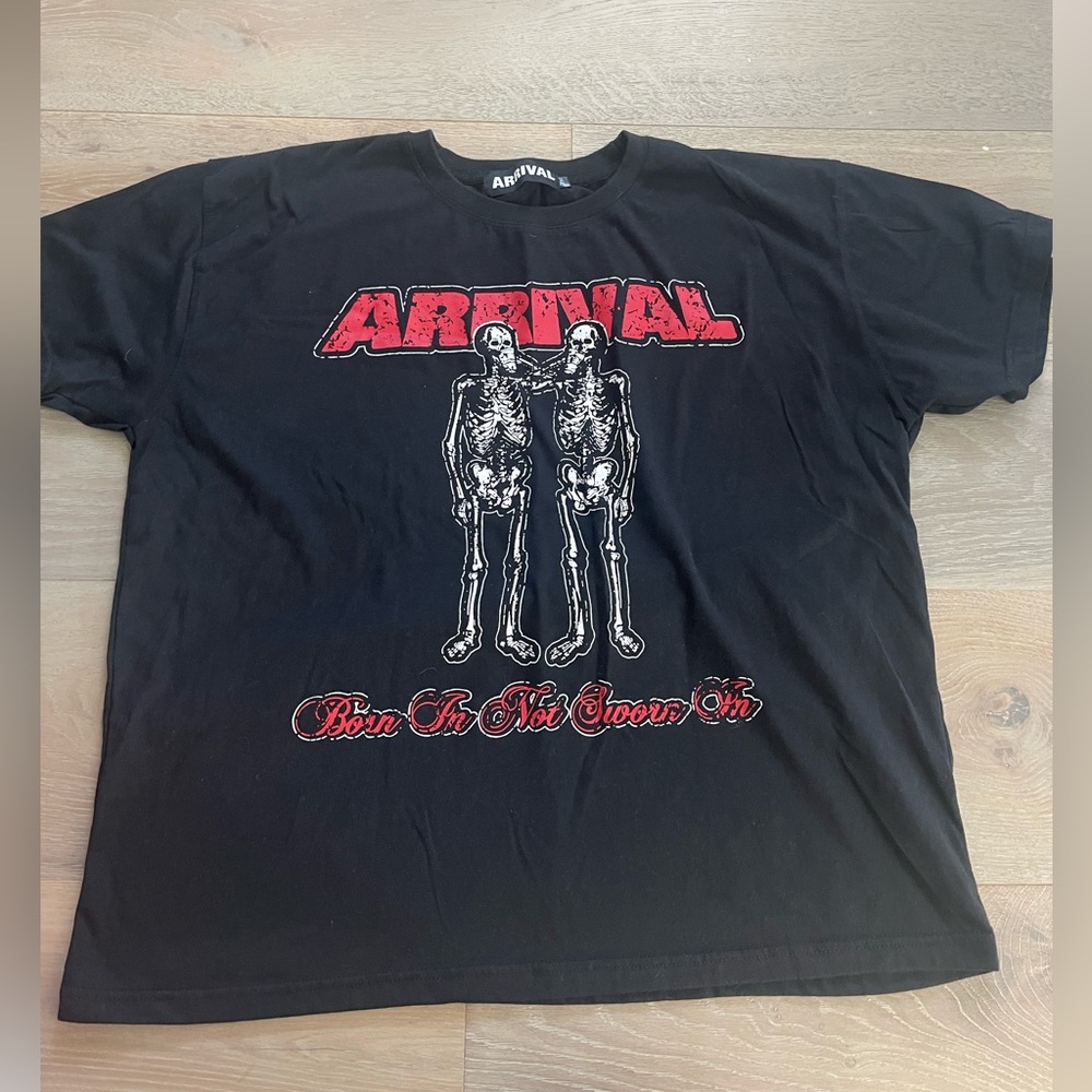 ARRIVAL Graphic T-Shirt